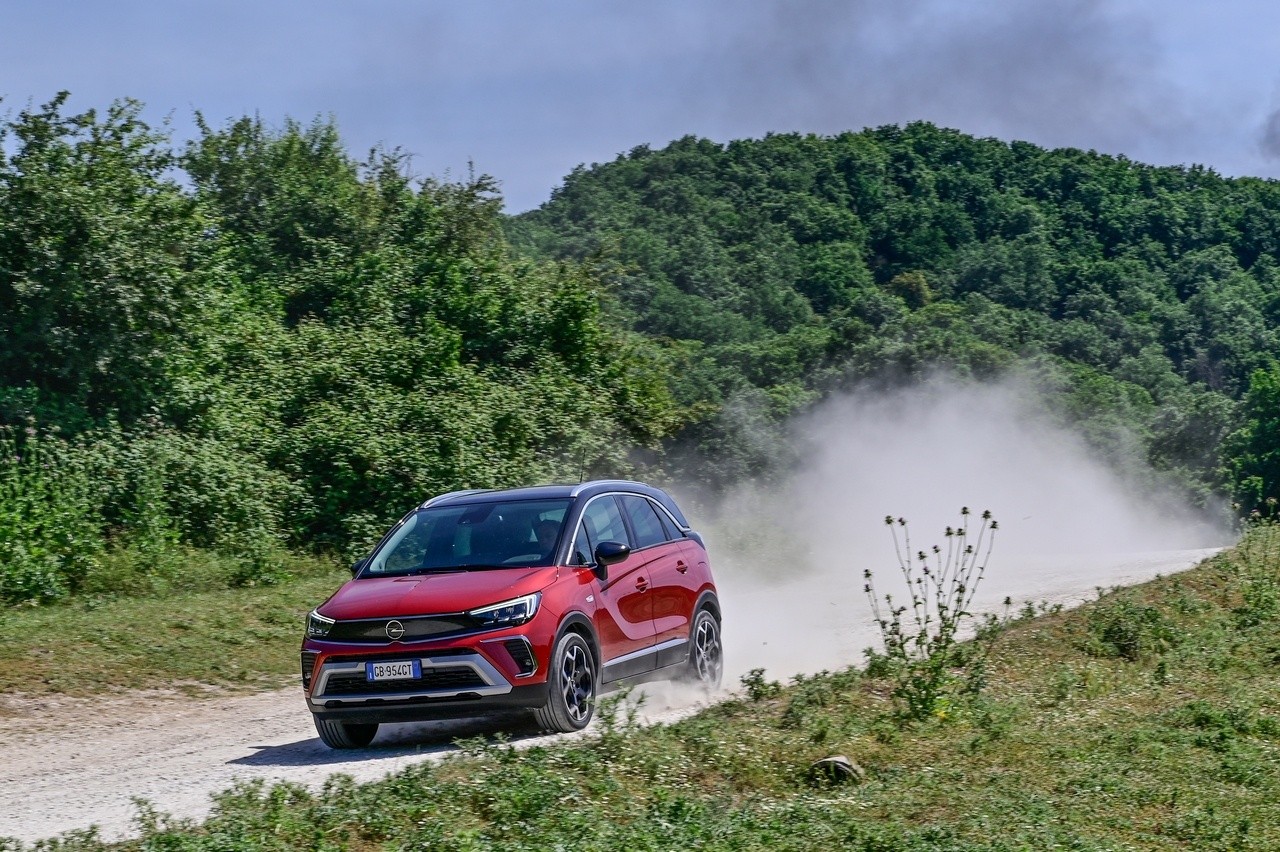 Opel Crossland 1.5 Ecotec Ultimate: la prova su strada