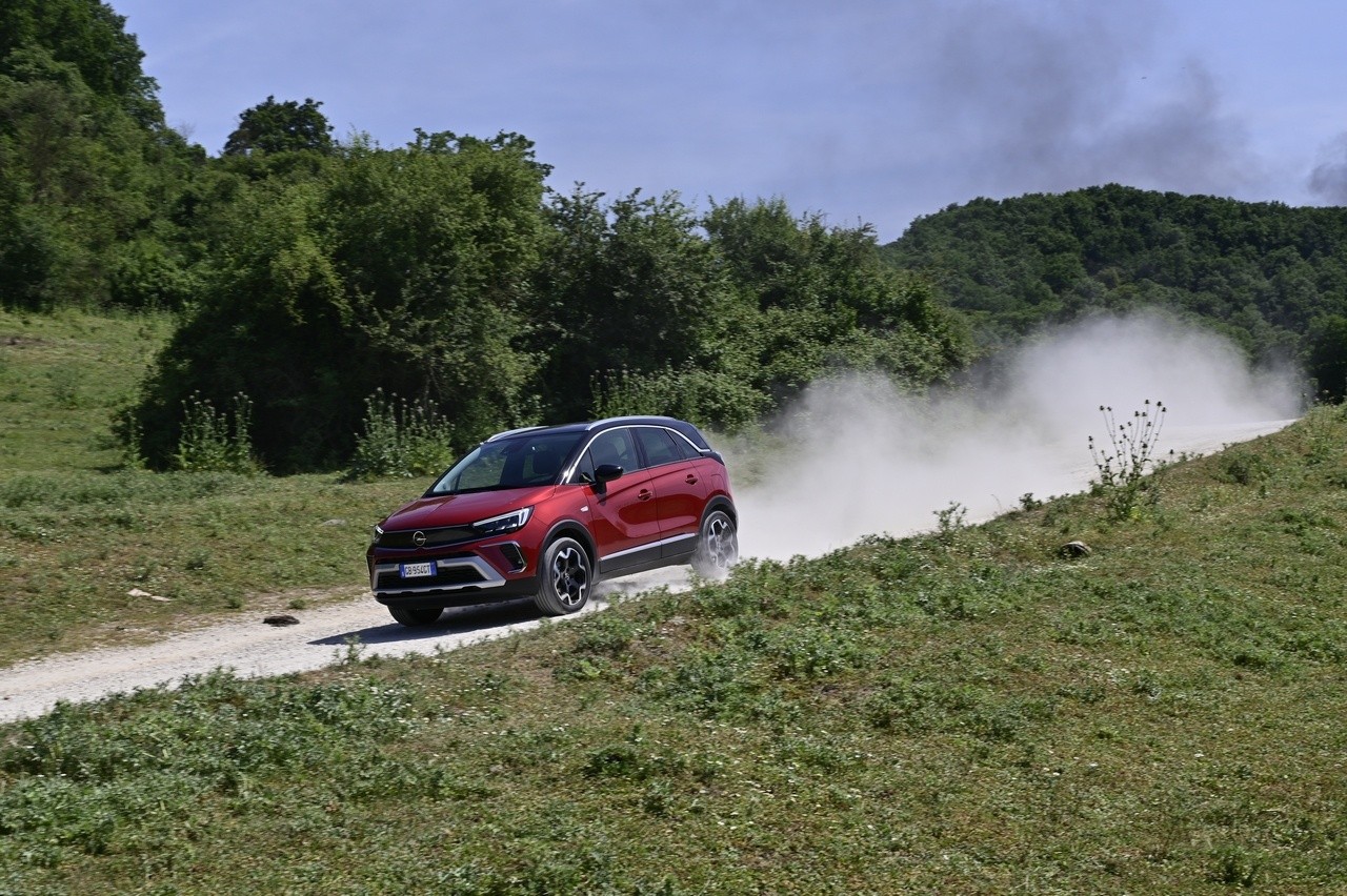 Opel Crossland 1.5 Ecotec Ultimate: la prova su strada