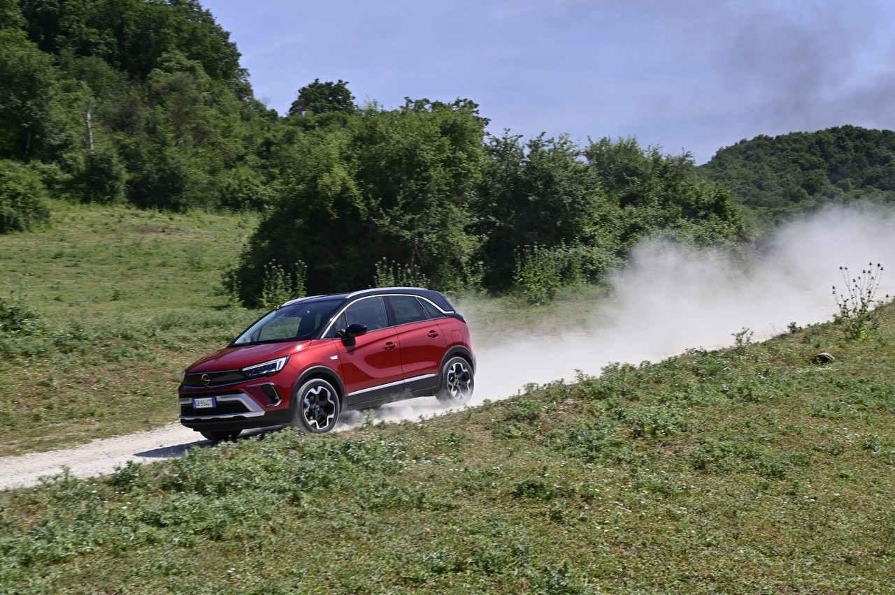 Opel Crossland 1.5 Ecotec Ultimate: la prova su strada