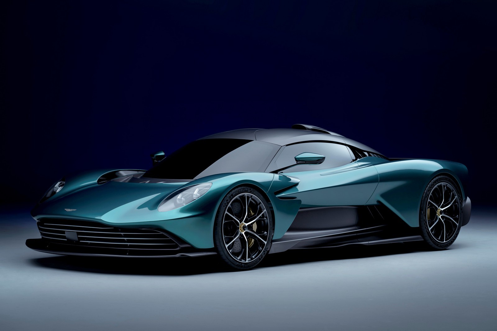 Aston Martin Valhalla 2021