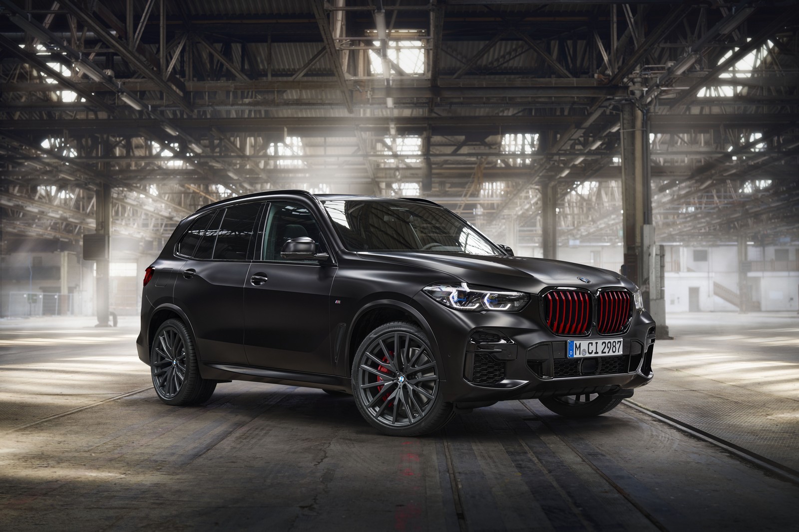 BMW X5 Black Vermilion, X6 Black Vermilion e X7 Frozen Black