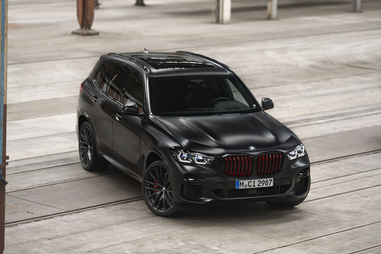 BMW X5 Black Vermilion, X6 Black Vermilion e X7 Frozen Black