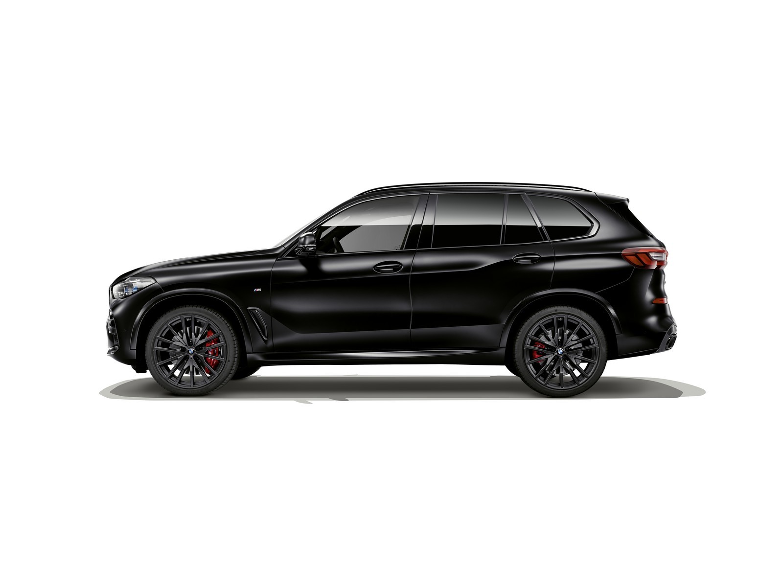 BMW X5 Black Vermilion, X6 Black Vermilion e X7 Frozen Black