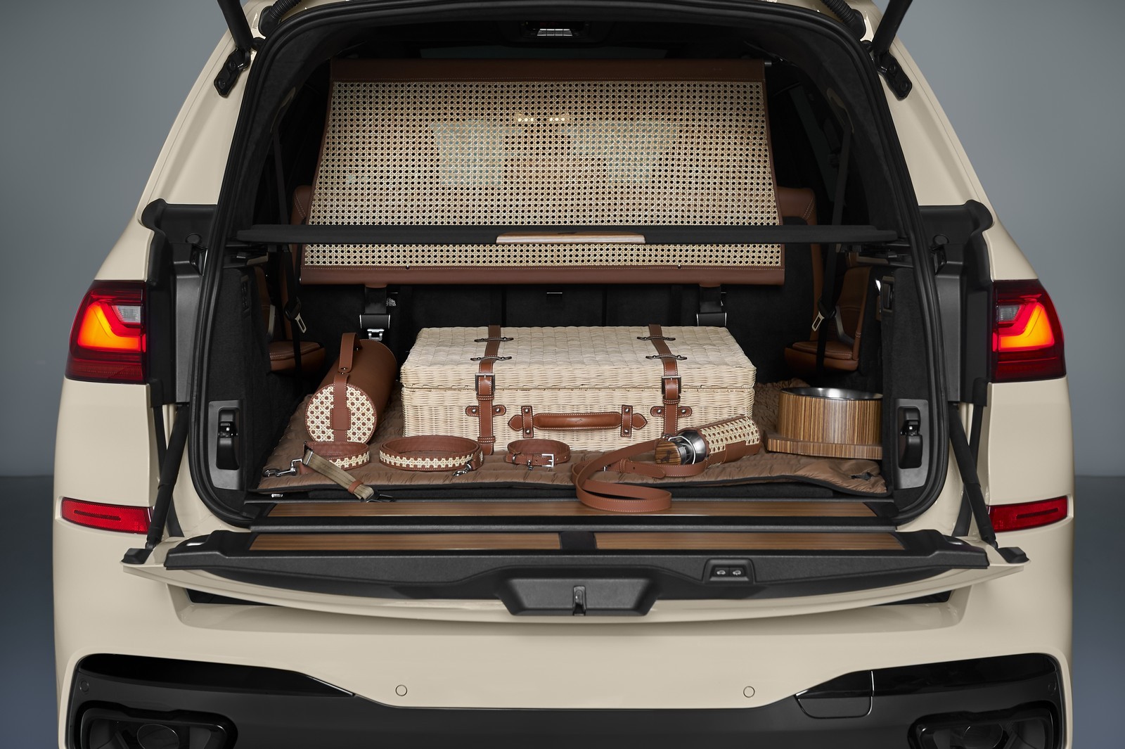 BMW X7 Poldo Dog Couture: immagini ufficiali