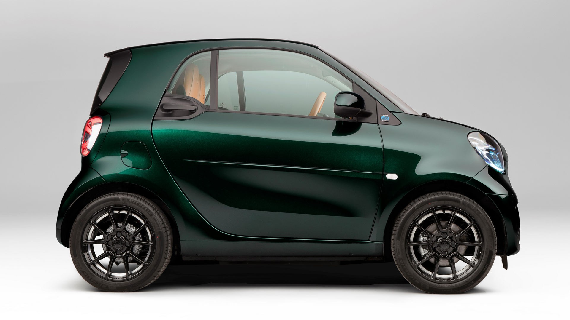 Smart EQ Fortwo Racing Green Edition by Brabus: le immagini ufficiali