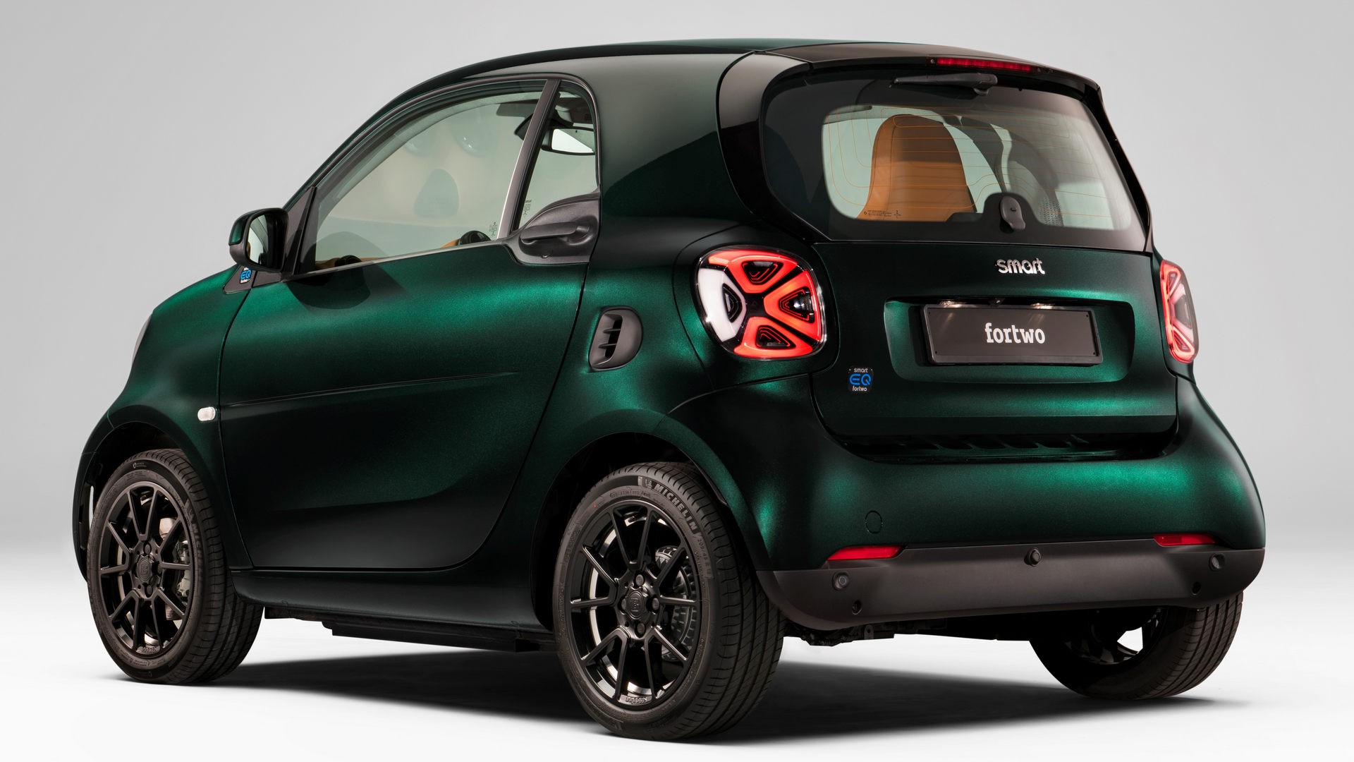 Smart EQ Fortwo Racing Green Edition by Brabus: le immagini ufficiali