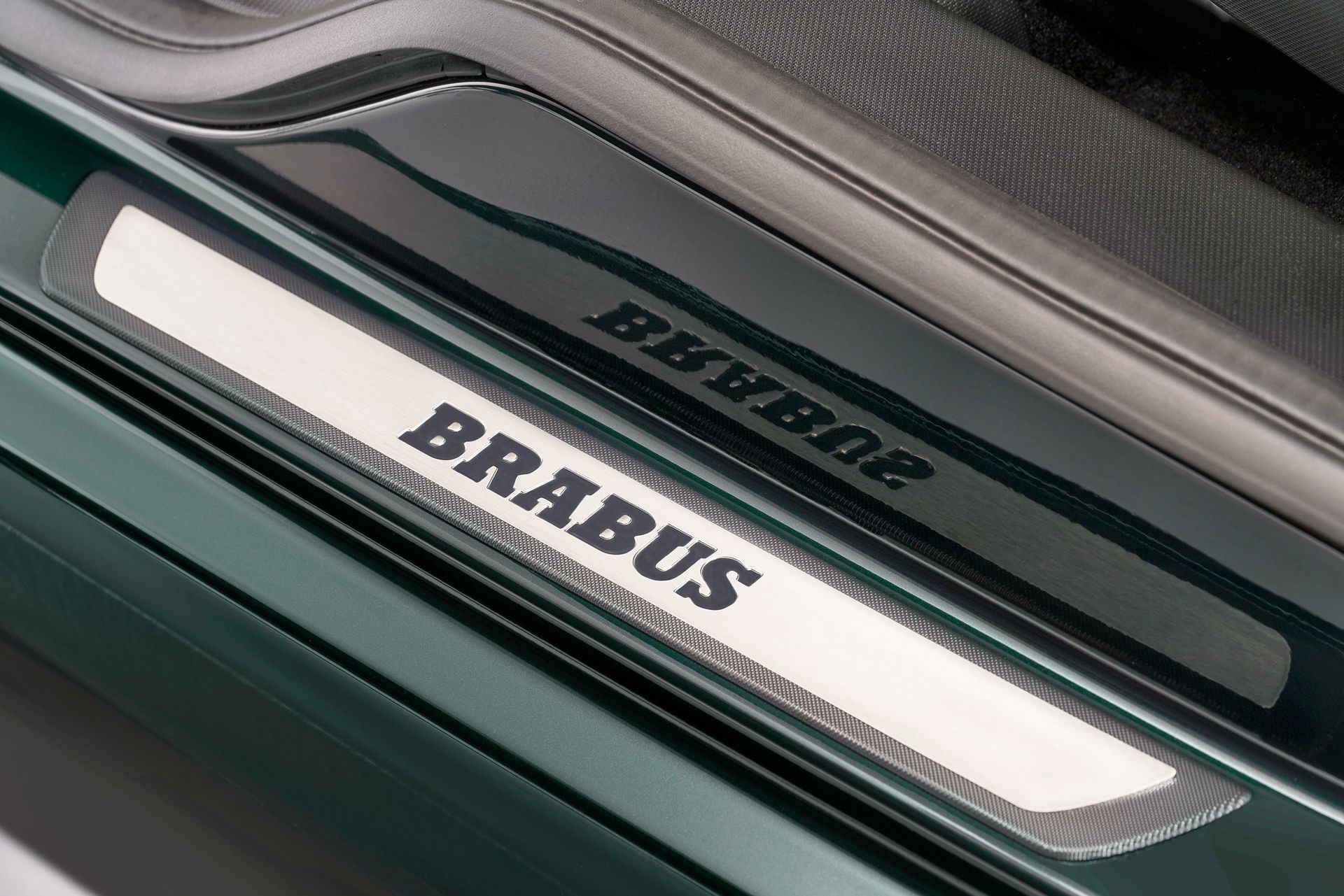 Smart EQ Fortwo Racing Green Edition by Brabus: le immagini ufficiali