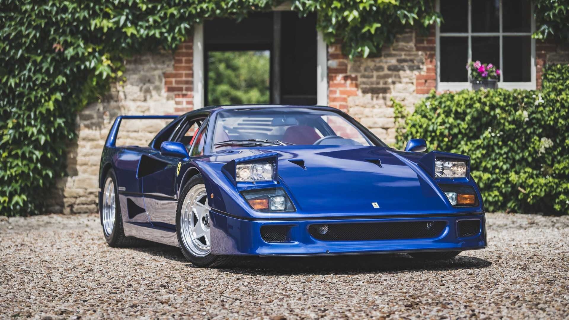 Ferrari F40 blu: venduta ad oltre 1 milione di sterline in un’asta online