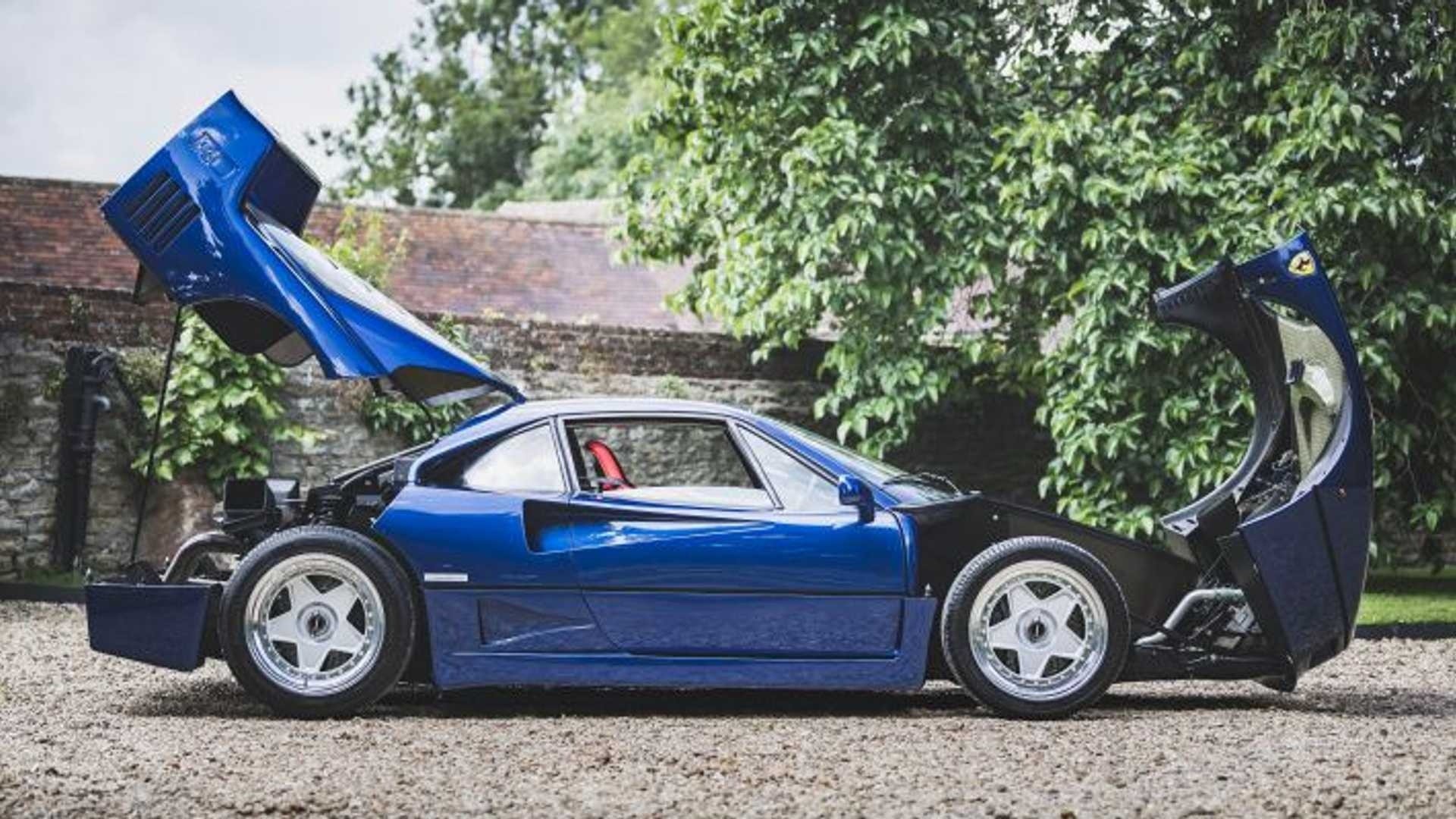 Ferrari F40 blu: venduta ad oltre 1 milione di sterline in un’asta online