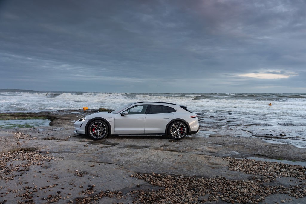 Porsche Taycan Cross Turismo: primo contatto