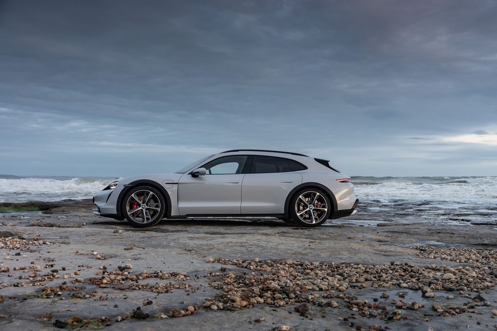 Porsche Taycan Cross Turismo: primo contatto