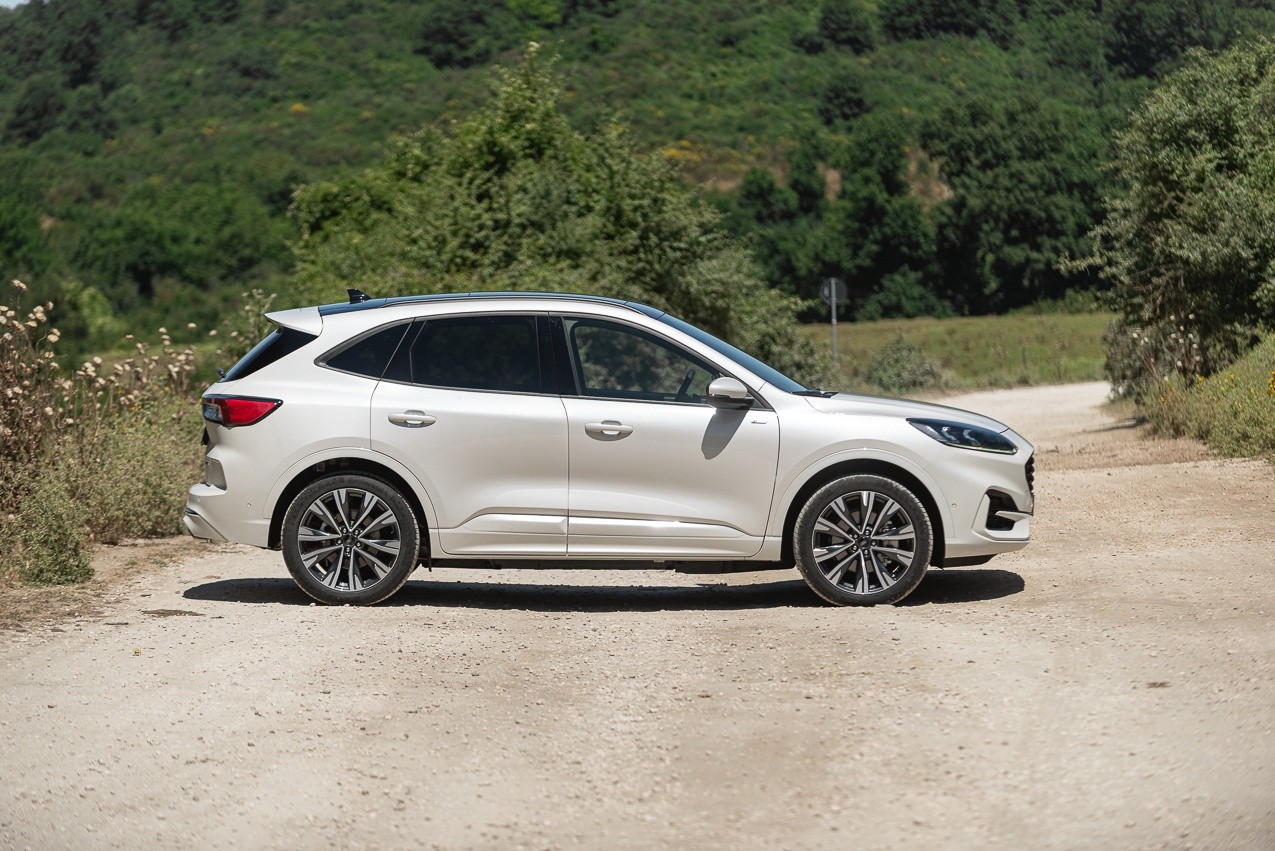 Ford Kuga ST-Line X 2.5 PHEV: prova su strada