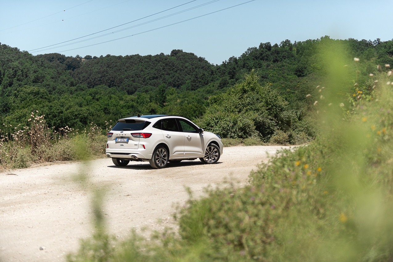 Ford Kuga ST-Line X 2.5 PHEV: prova su strada