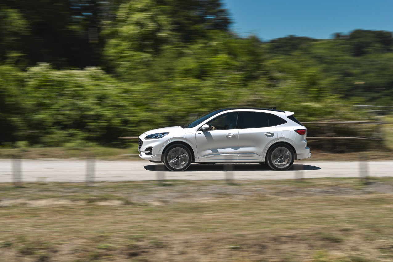 Ford Kuga ST-Line X 2.5 PHEV: prova su strada