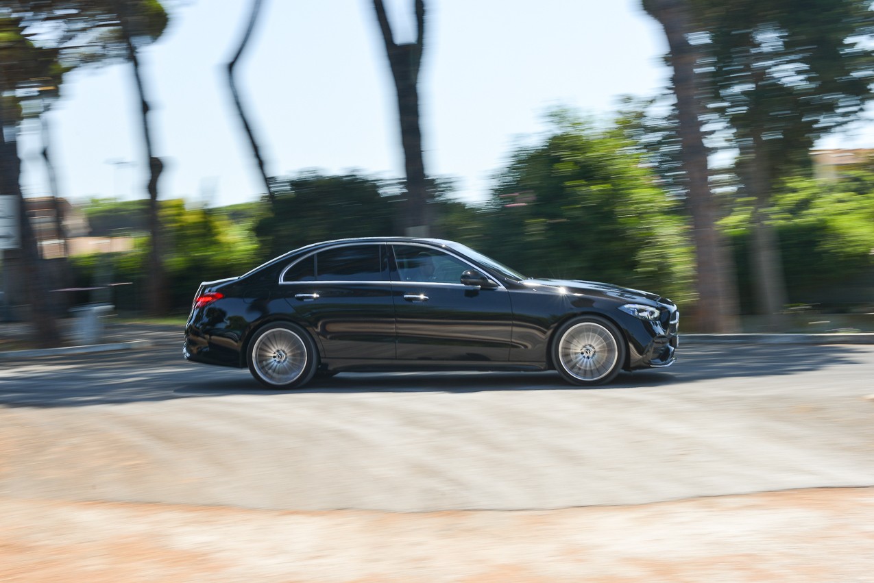 Mercedes Benz Classe C 300d: la prova su strada