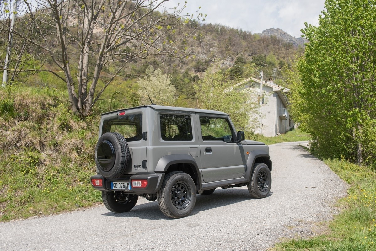 Suzuki Jimny Pro: primo contatto