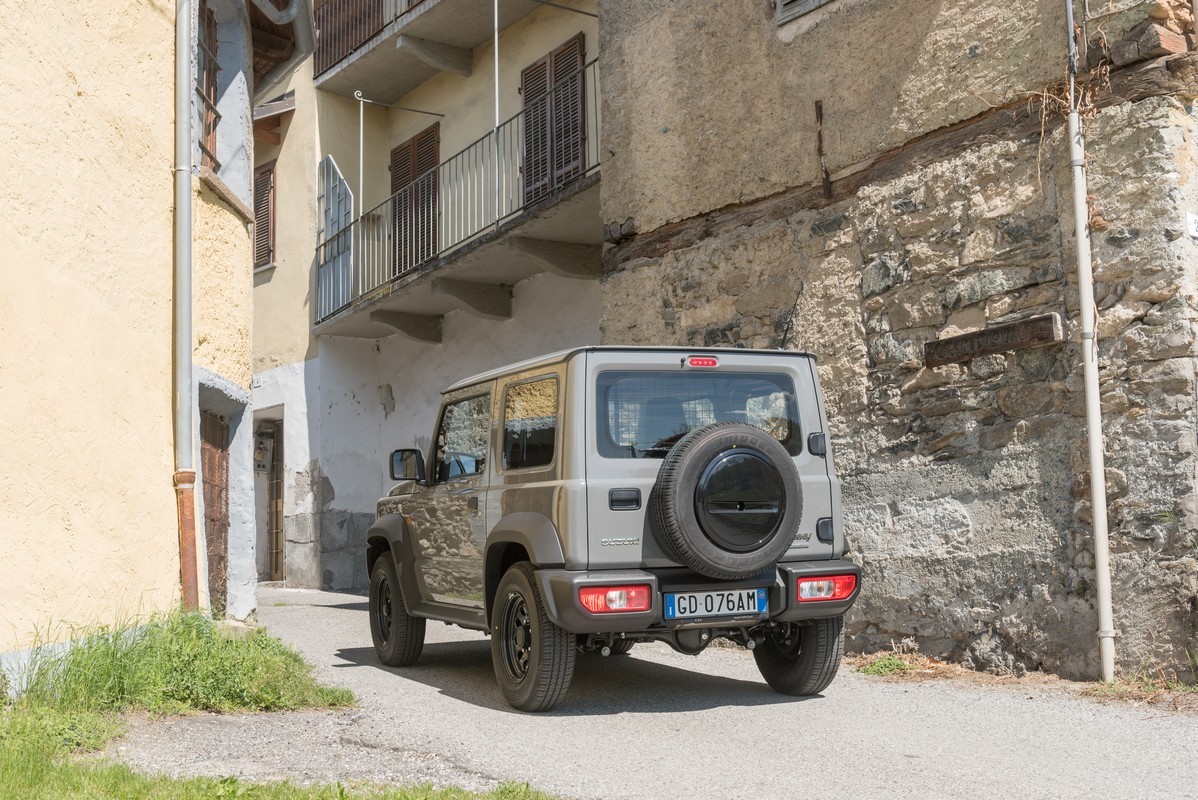 Suzuki Jimny Pro: primo contatto