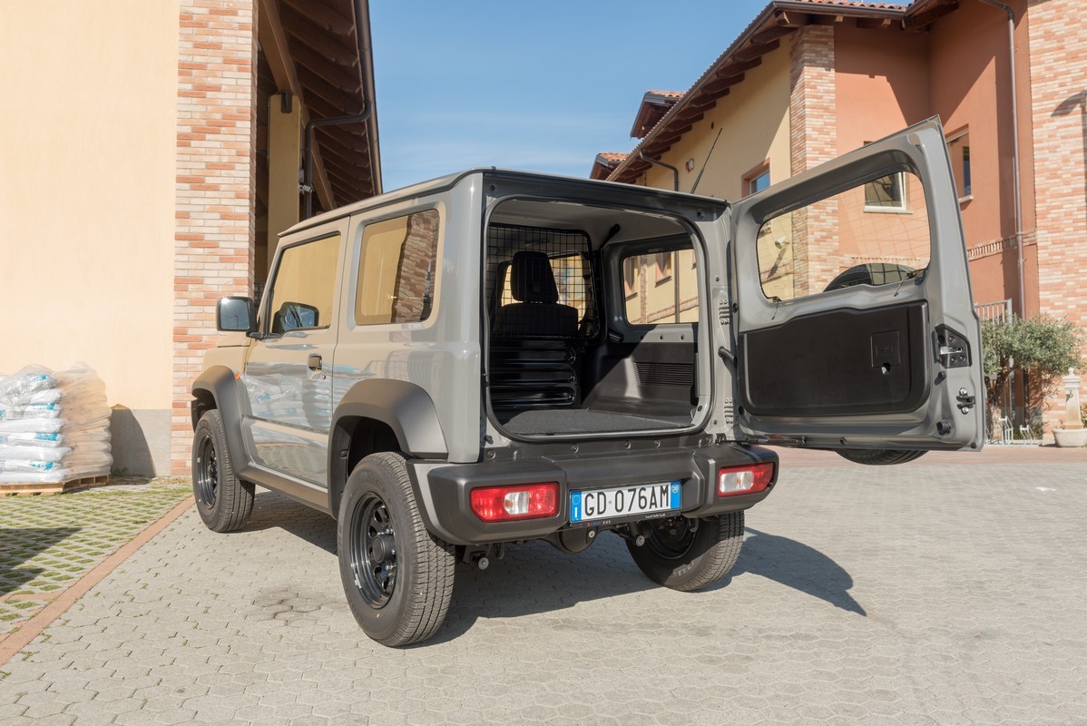 Suzuki Jimny Pro: primo contatto