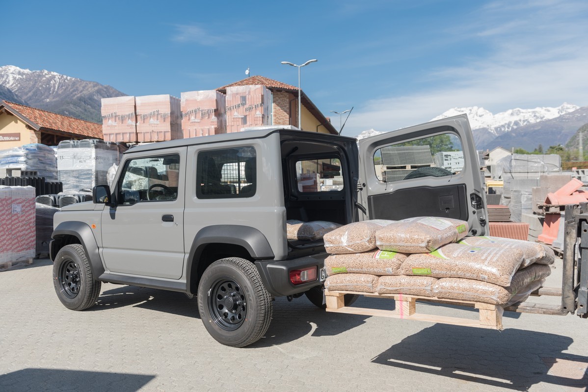 Suzuki Jimny Pro: primo contatto