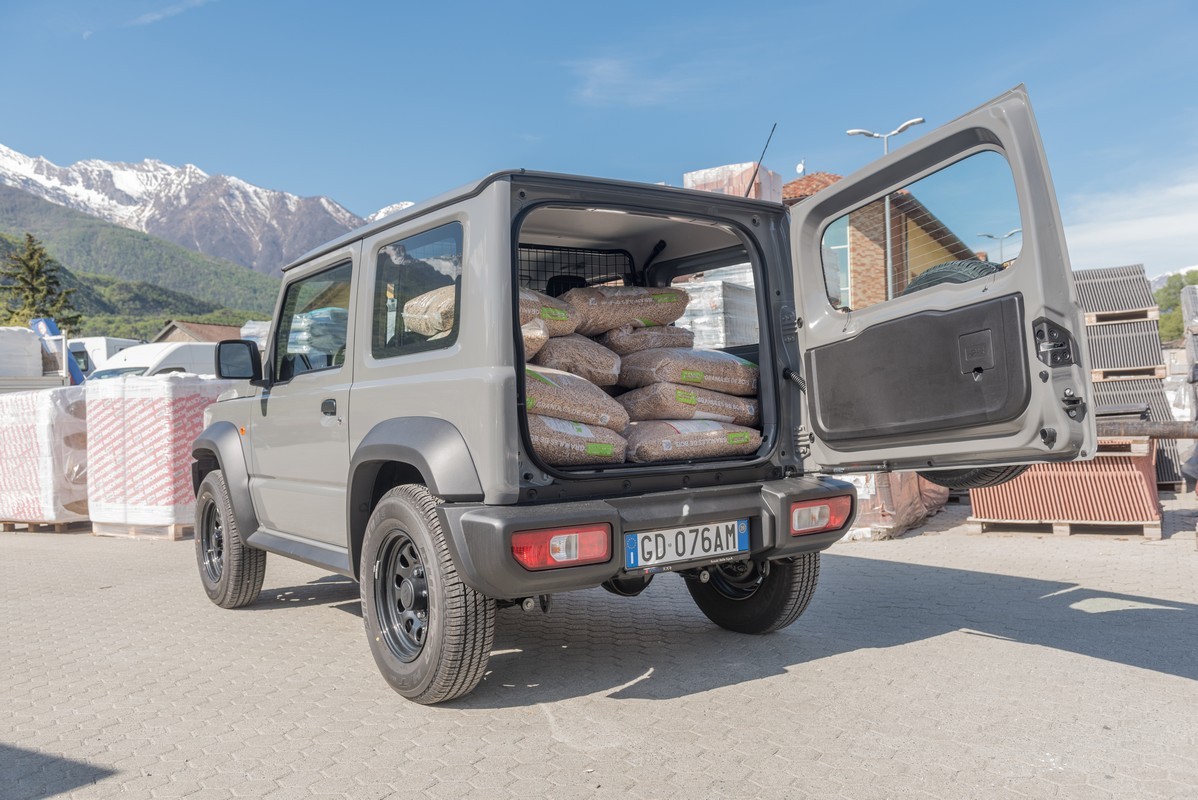 Suzuki Jimny Pro: primo contatto