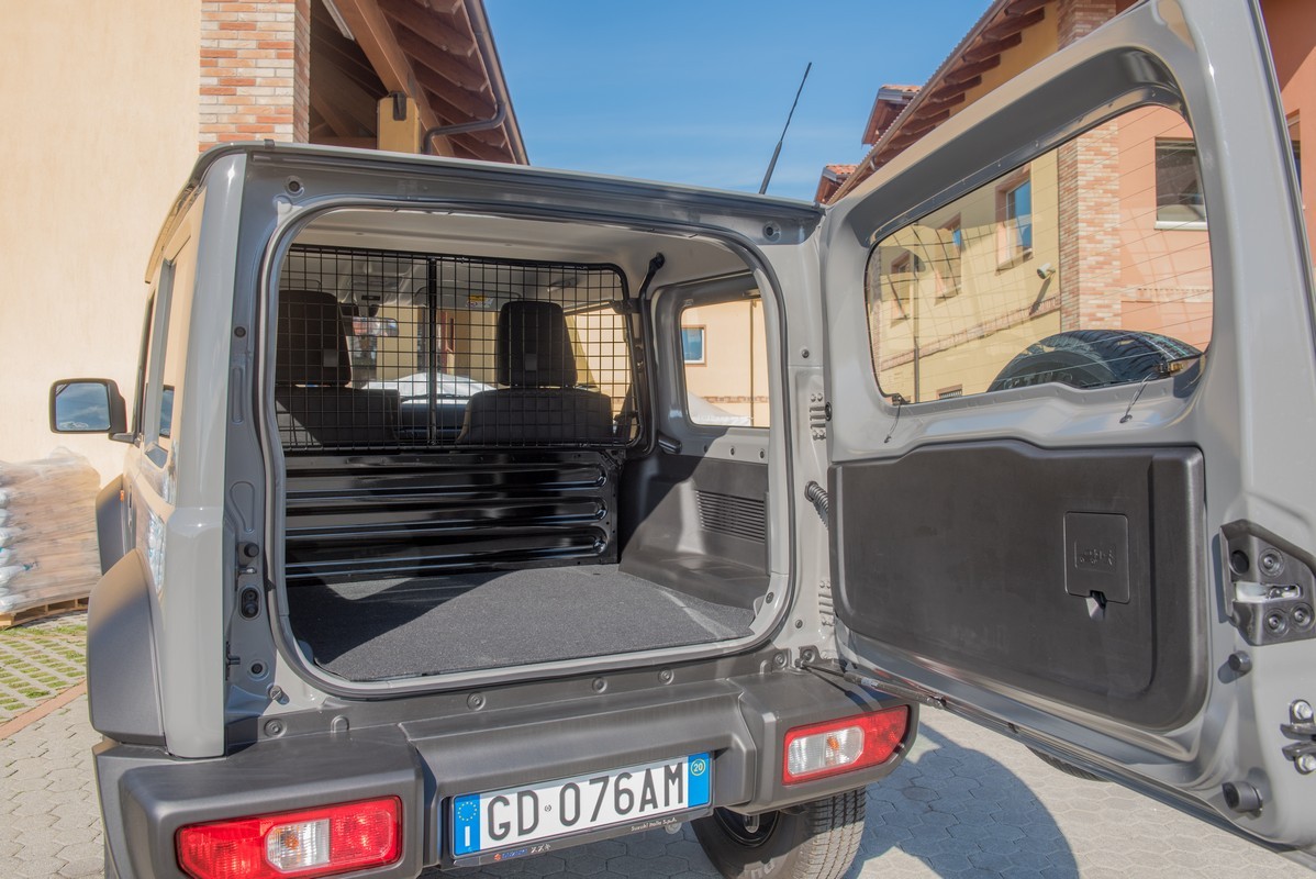 Suzuki Jimny Pro: primo contatto