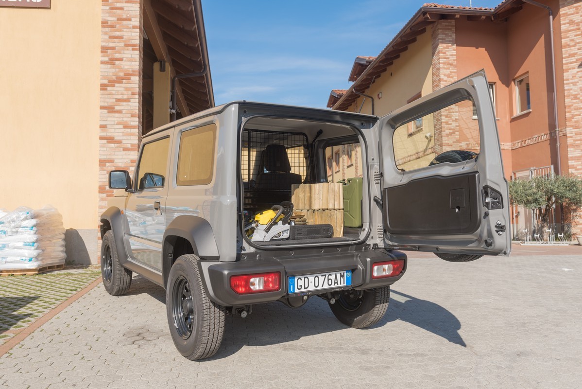 Suzuki Jimny Pro: primo contatto