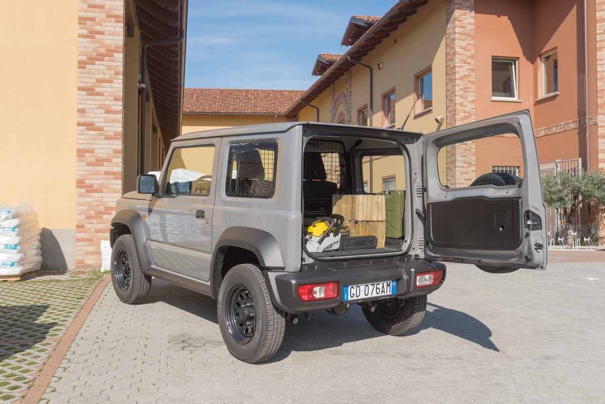 Suzuki Jimny Pro: primo contatto