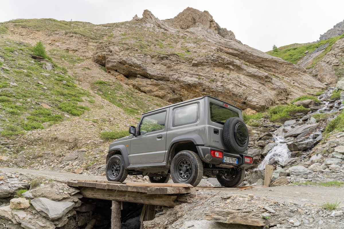 Suzuki Jimny Pro: primo contatto