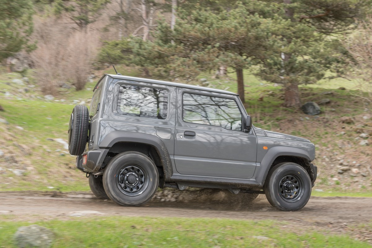 Suzuki Jimny Pro: primo contatto