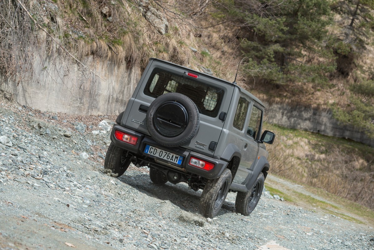 Suzuki Jimny Pro: primo contatto