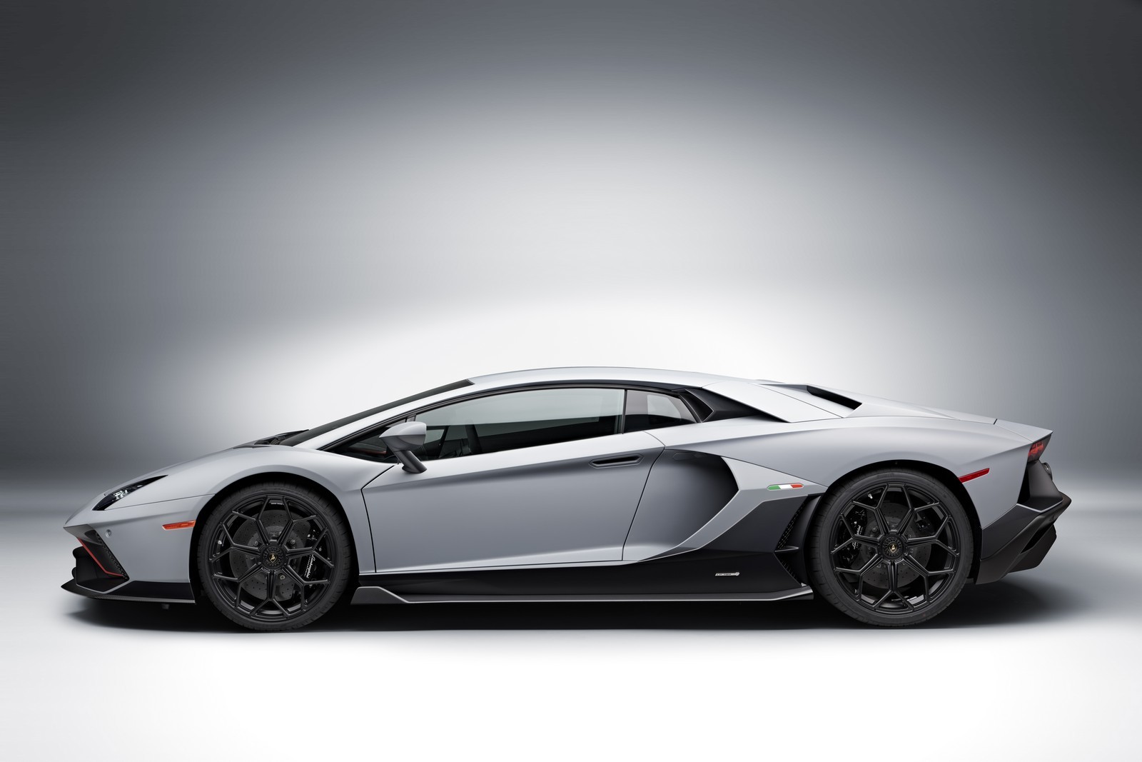 Nuova Lamborghini Aventador LP780-4 Ultimae 2021