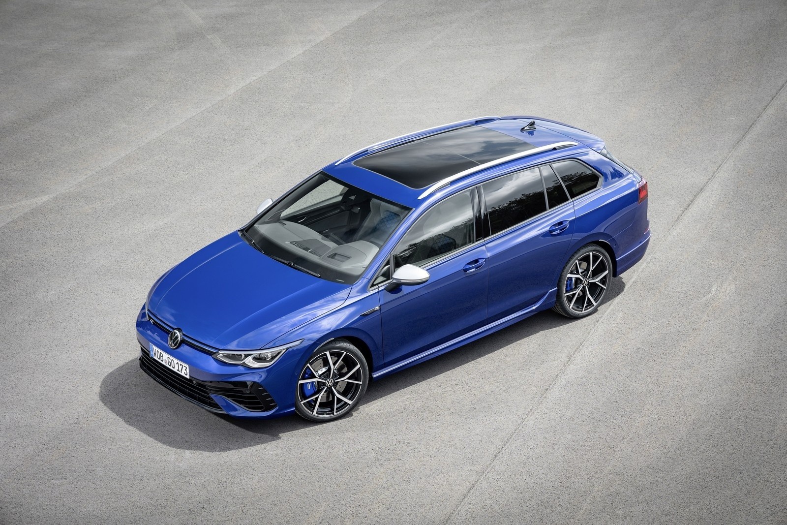 Nuova Volkswagen Golf R Variant 2021: immagini ufficiali