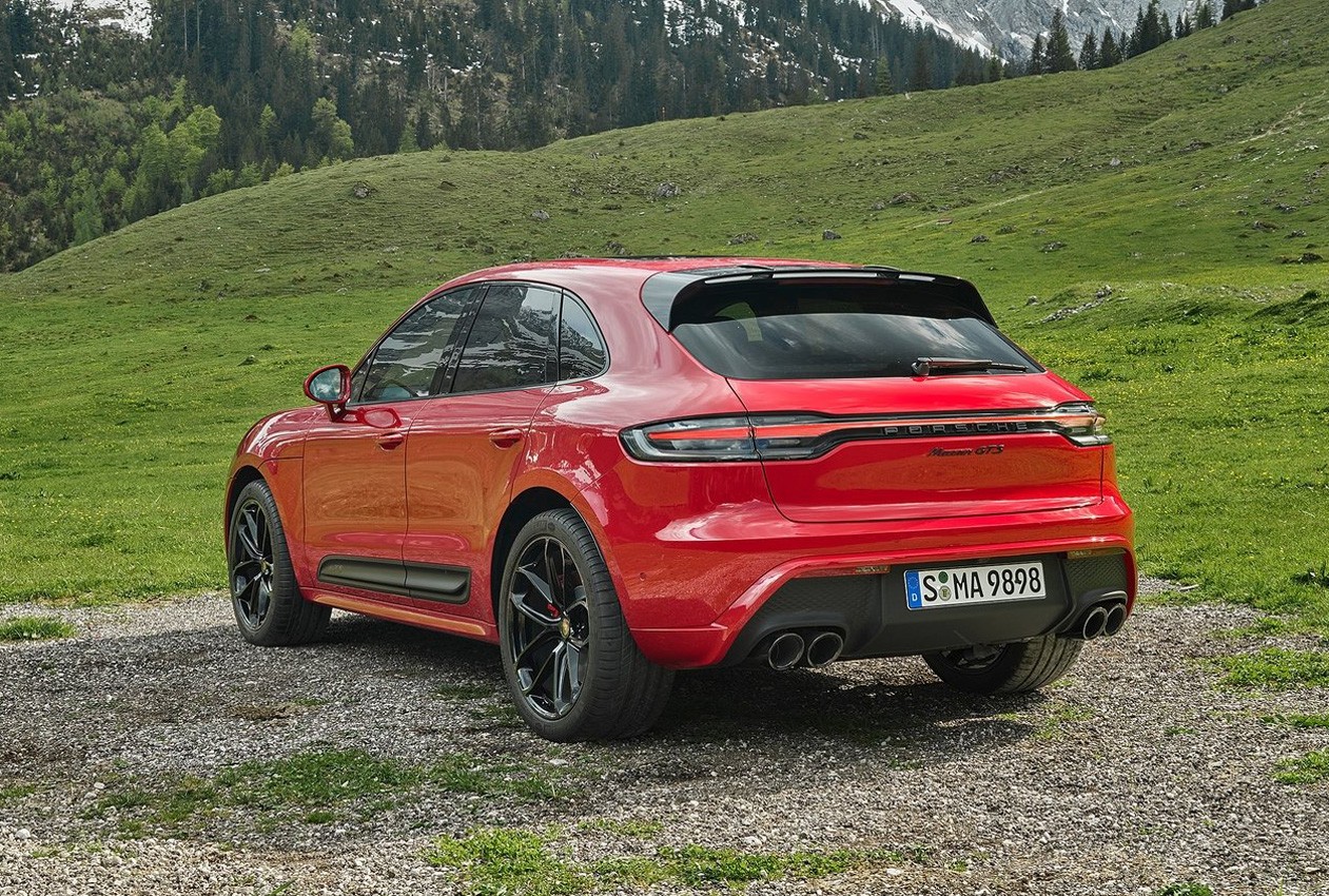 Porsche Macan 2022: immagini ufficiali