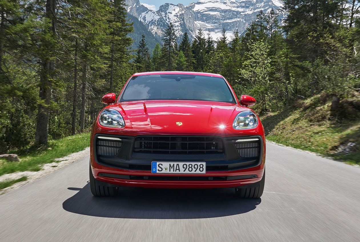 Porsche Macan 2022: immagini ufficiali