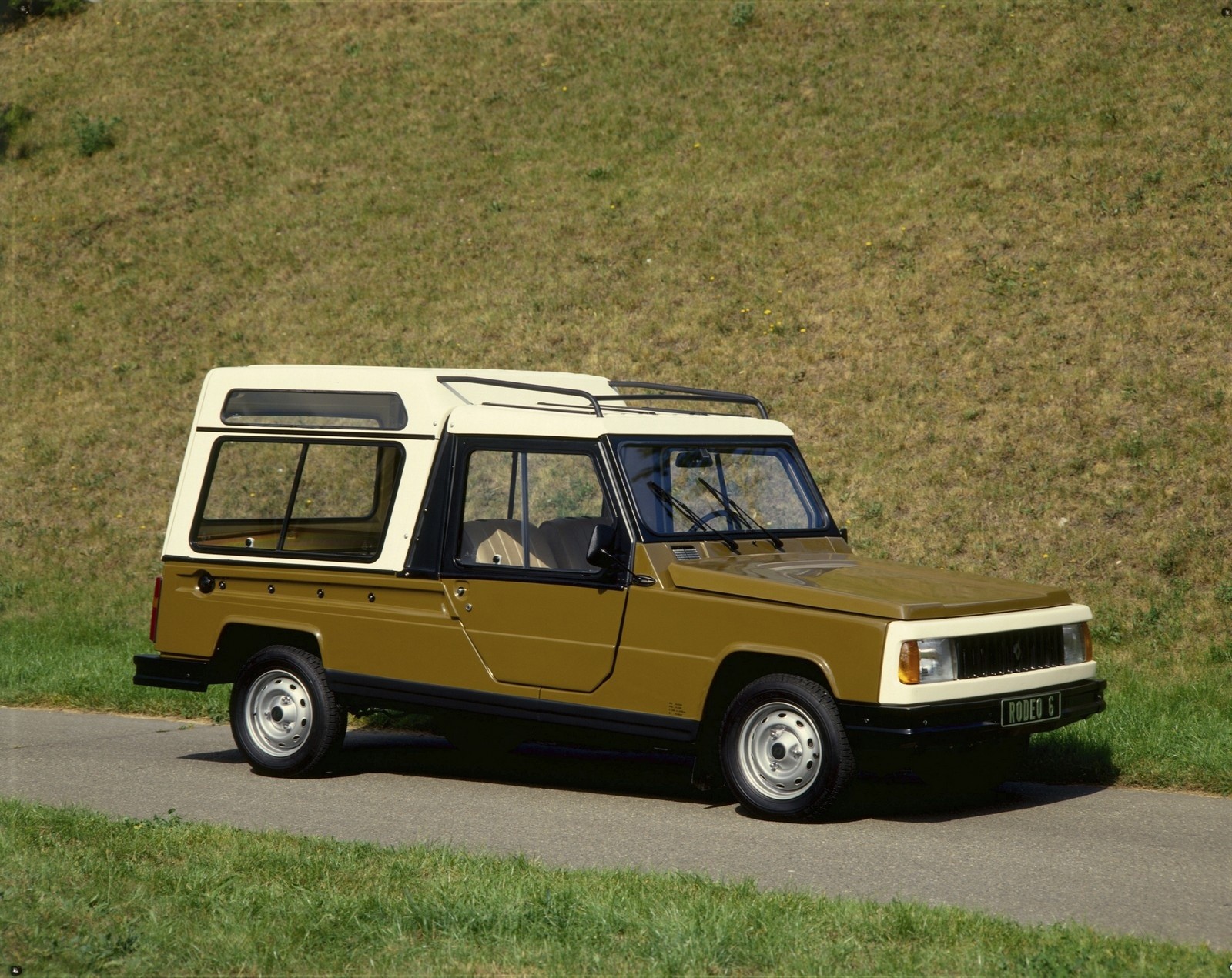 Renault Rodeo: la storia nelle immagini