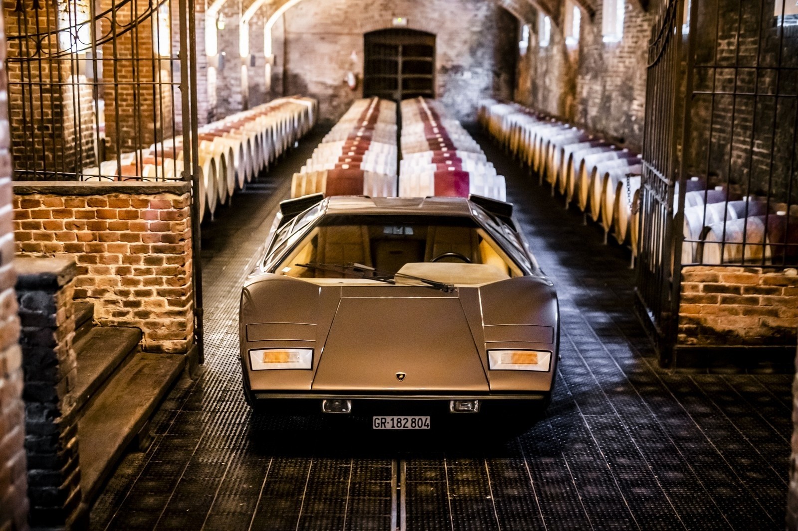 Lamborghini Countach: 50 anni nelle immagini