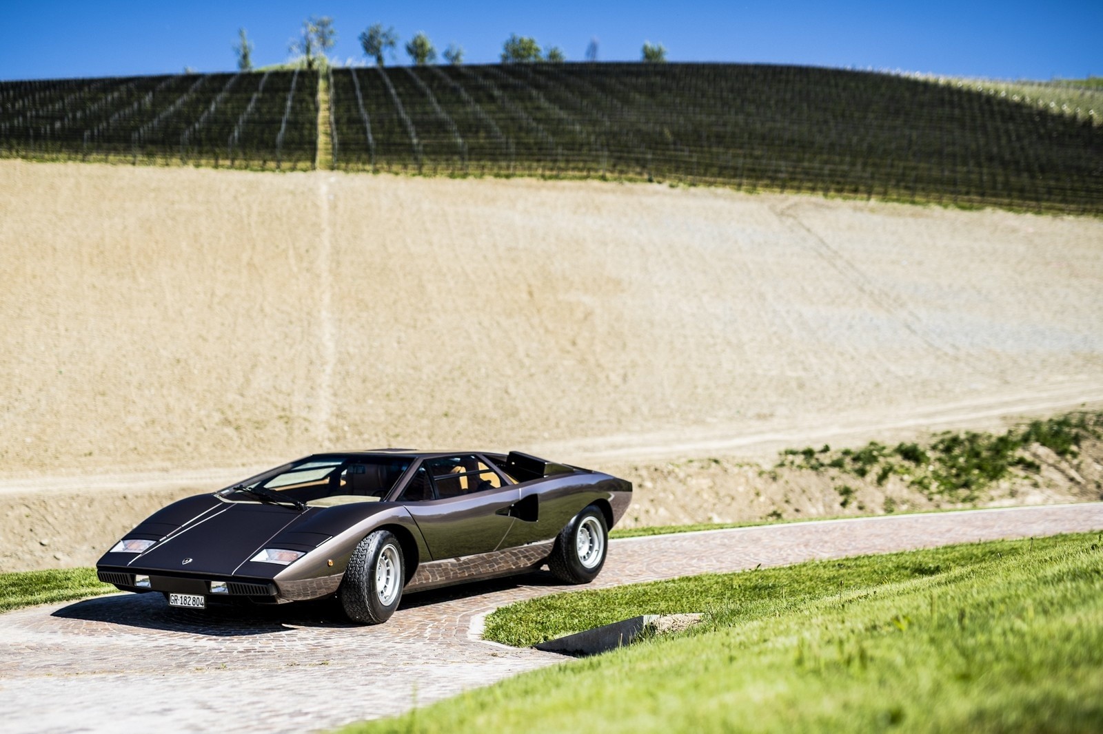 Lamborghini Countach: 50 anni nelle immagini