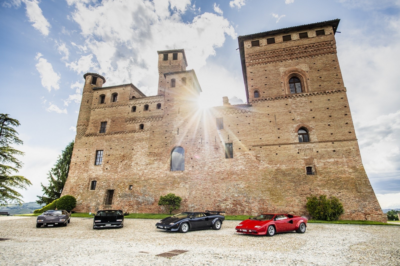 Lamborghini Countach: 50 anni nelle immagini