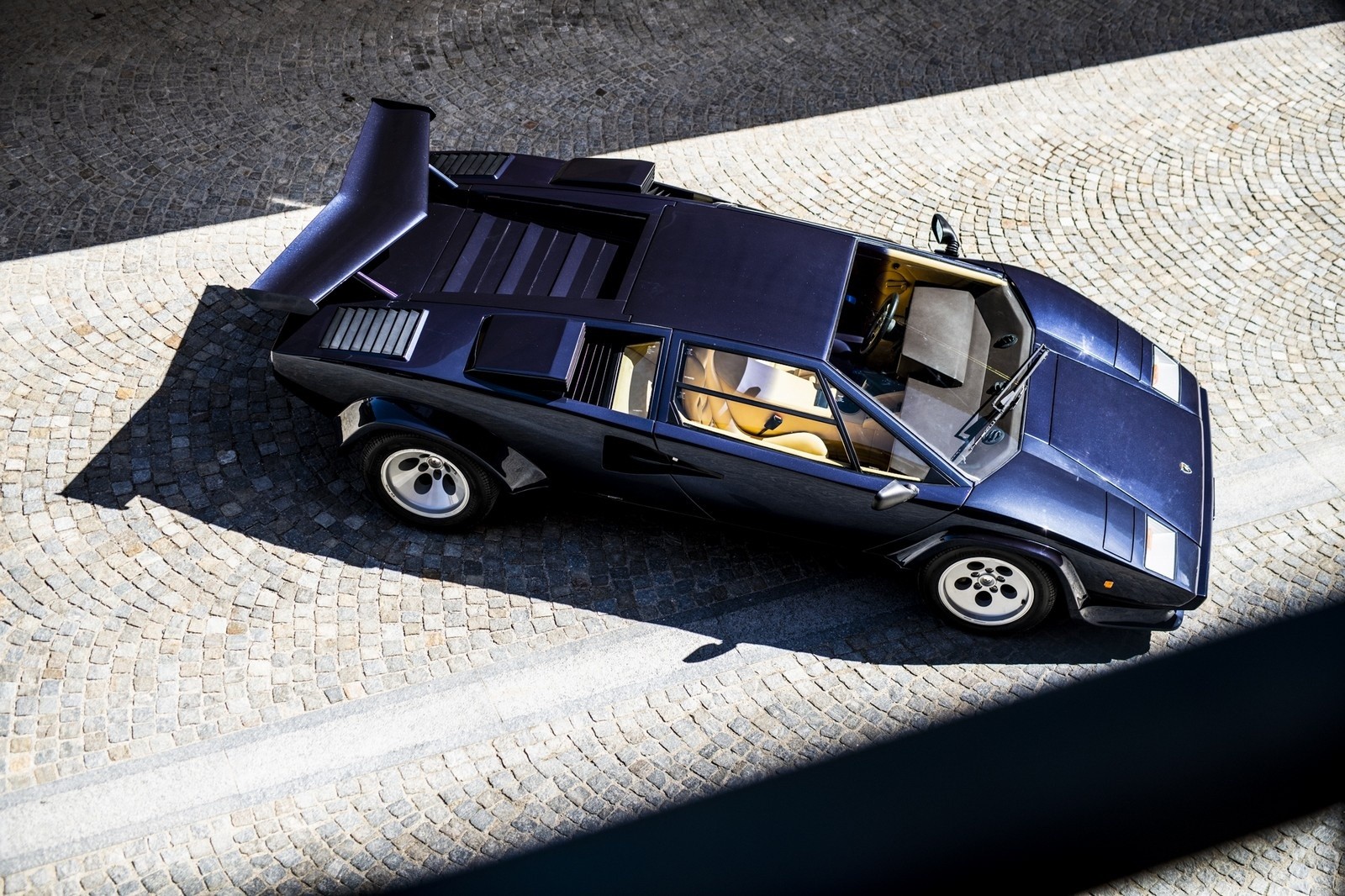 Lamborghini Countach: 50 anni nelle immagini