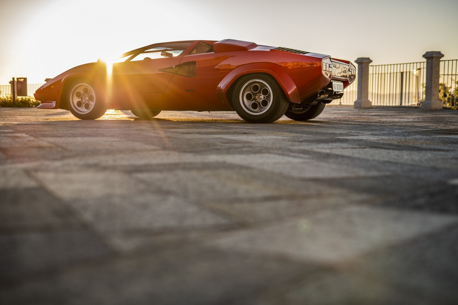 Lamborghini Countach: 50 anni nelle immagini