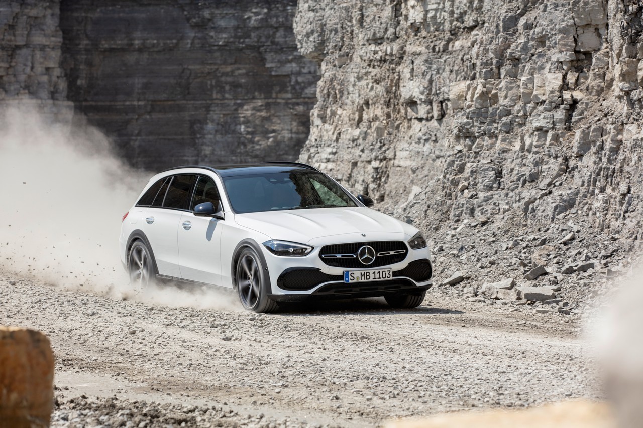 Mercedes Classe C All-Terrain 2021: immagini ufficiali