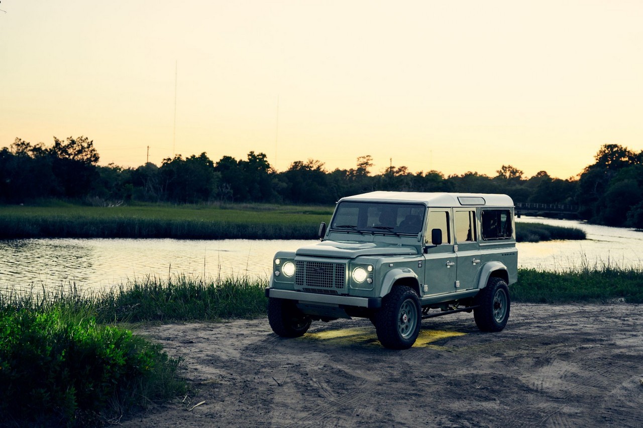 Himalaya Hue 166 su base Land Rover Defender 110