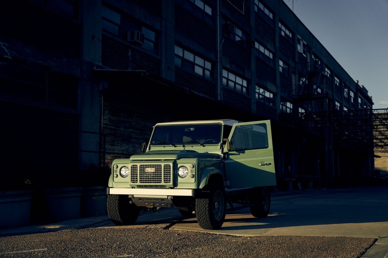 Himalaya Hue 166 su base Land Rover Defender 110