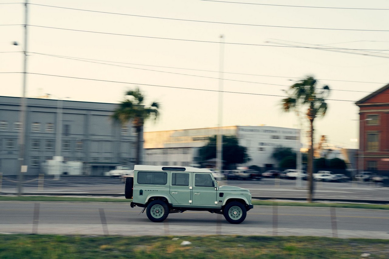 Himalaya Hue 166 su base Land Rover Defender 110