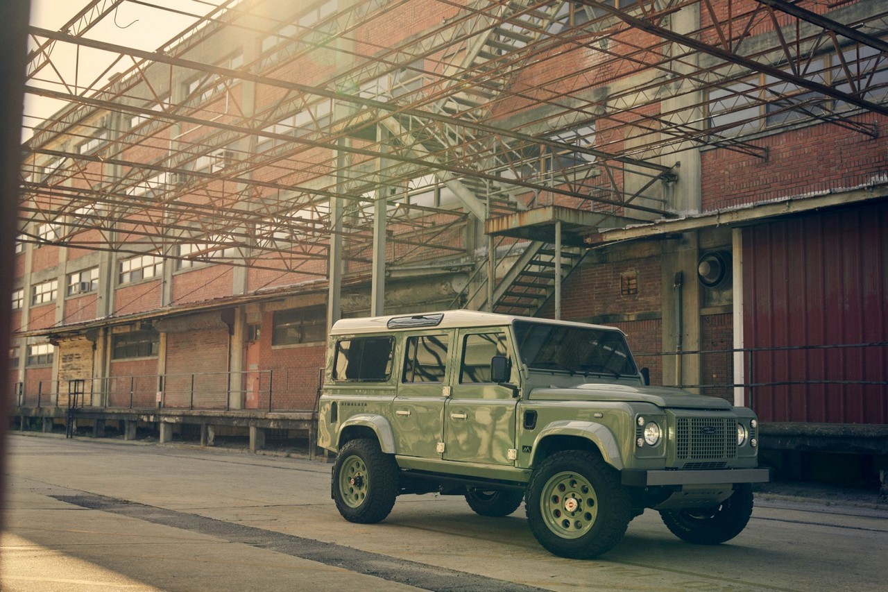 Himalaya Hue 166 su base Land Rover Defender 110