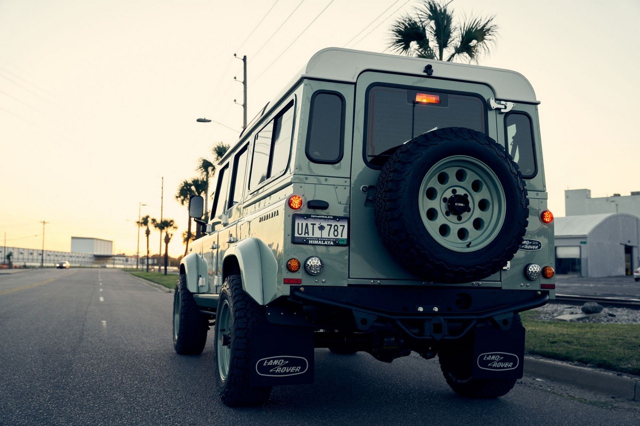 Himalaya Hue 166 su base Land Rover Defender 110