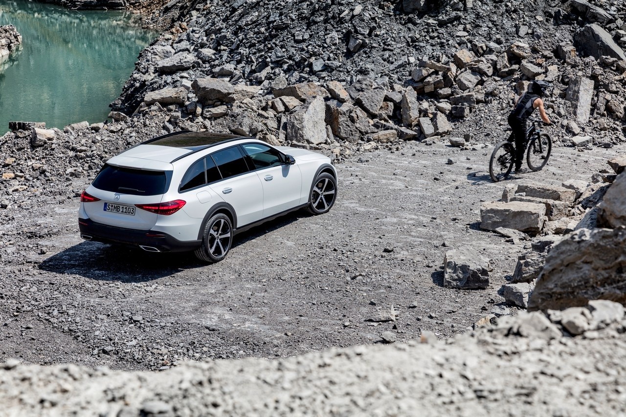 Mercedes Classe C All-Terrain 2021: immagini ufficiali