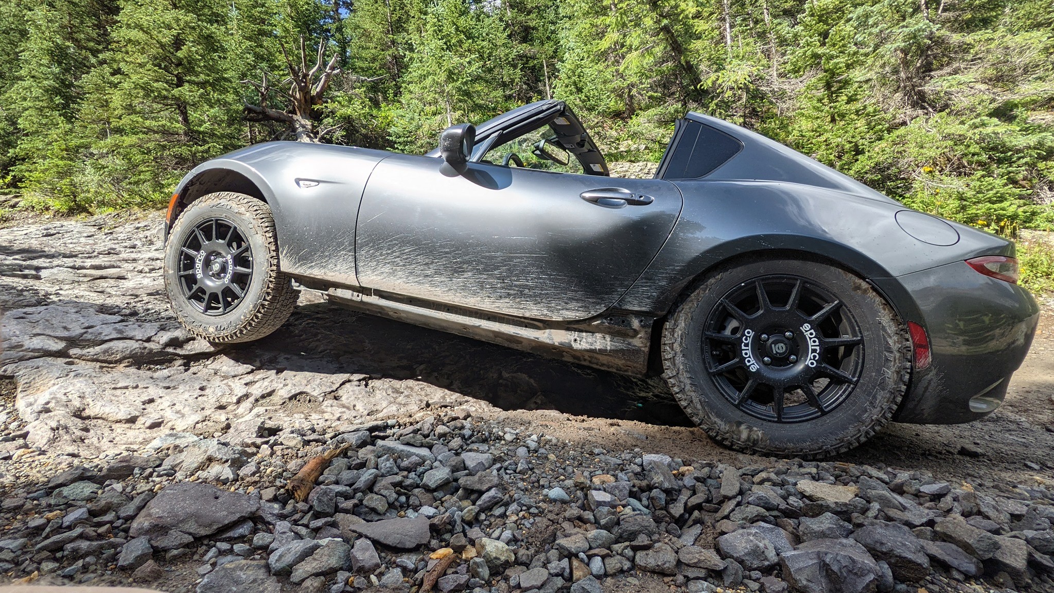 La Mazda MX-5 in versione off-road