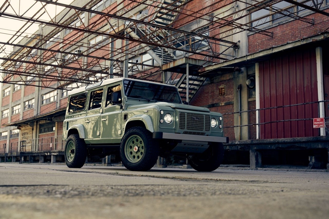 Himalaya Hue 166 su base Land Rover Defender 110