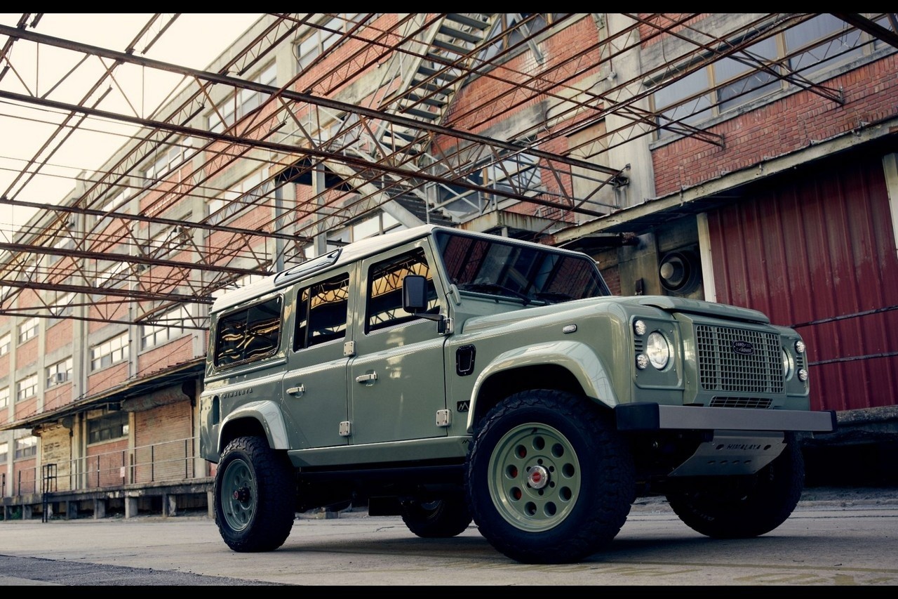 Himalaya Hue 166 su base Land Rover Defender 110